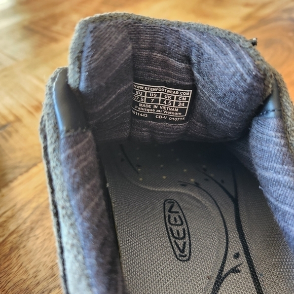 Keen lace up shoes Size 7 - Picture 7 of 10